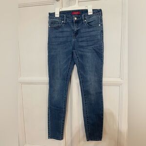 Guess Skinny Jeans Women’s Size 27